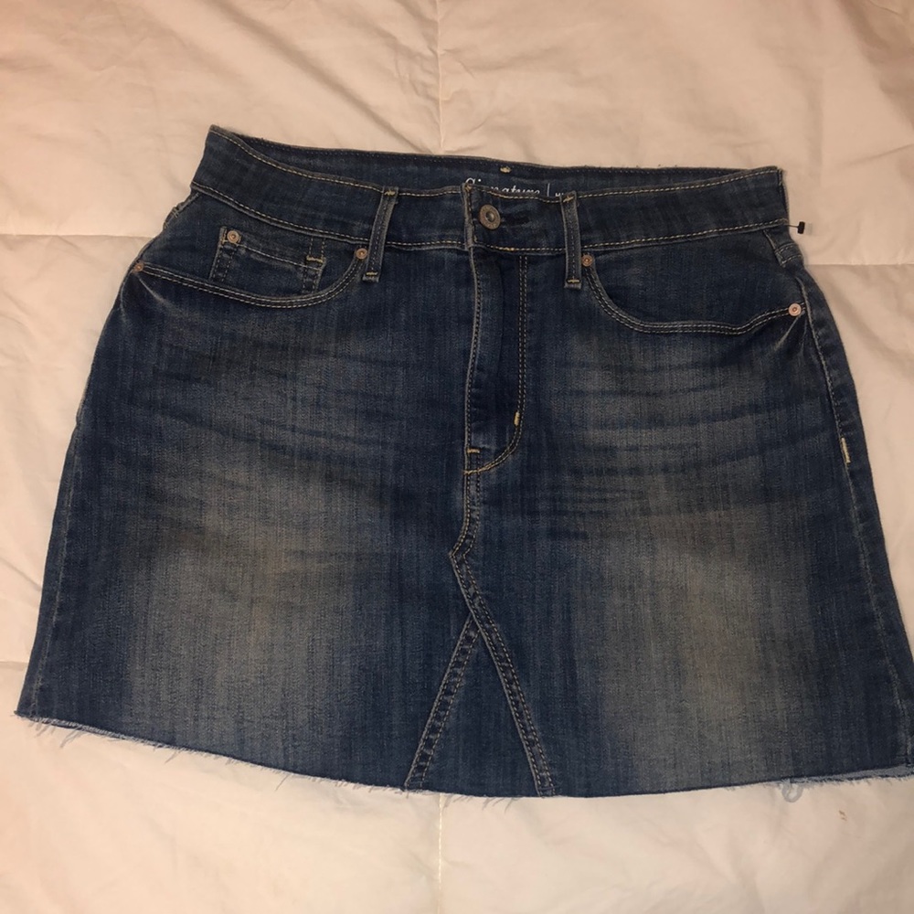 Levi’s cut off Mini Jean Skirt size 27/4 NWOT